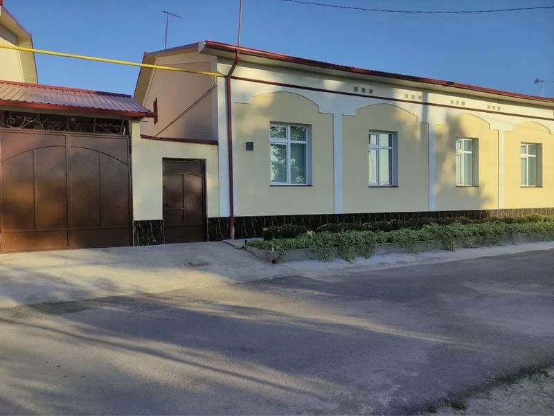 Продается коттедж в М.Улугбекском районе в Учхозе Заковат махалля