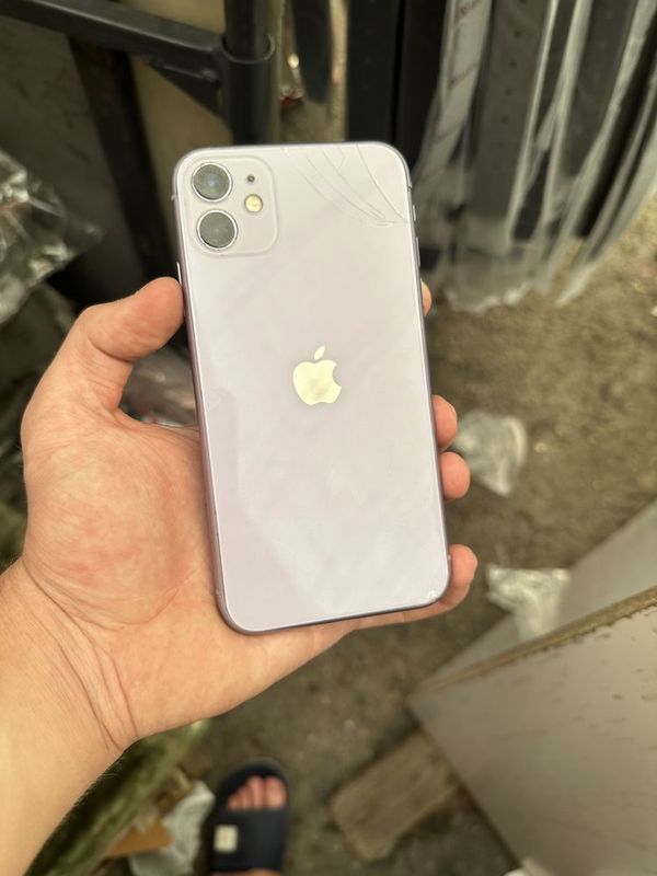 Iphone 11 128gb srochna sotiladi Iphone 11 128gb srochna sotiladi