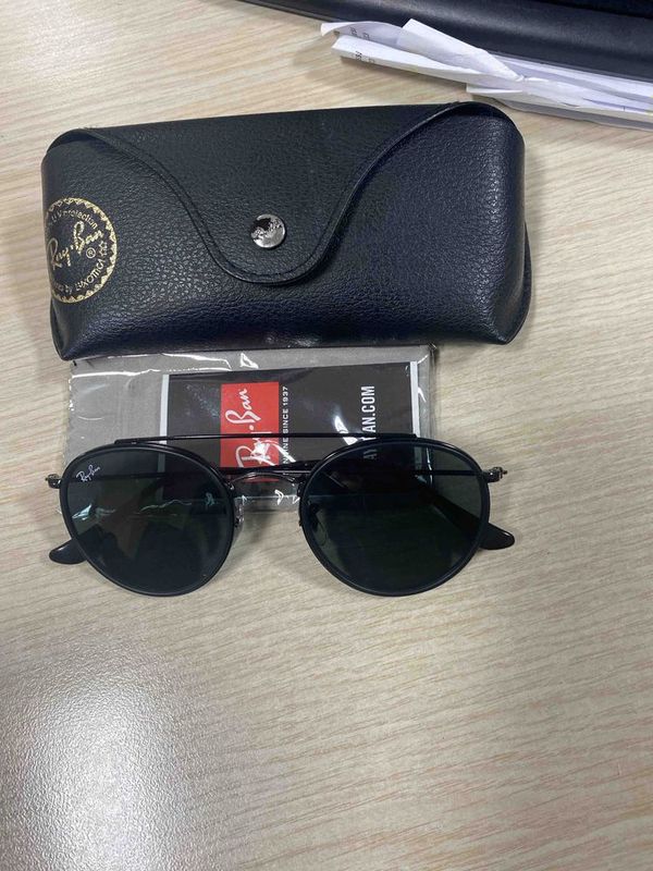 Солнцезащитные очки Ray-Ban (Оригинальные) Солнцезащитные очки Ray-Ban (Оригинальные)
