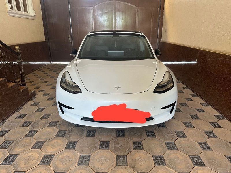 Tesla Eliktira mobil kiraskasi toza qolgan malumotni telfon qililar Tesla Eliktira mobil kiraskasi toza qolgan malumotni telfon qililar