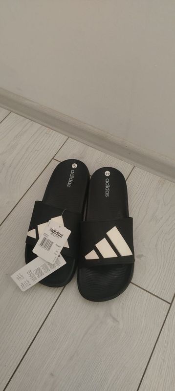 ADIDAS Tapochka 44 ADIDAS Tapochka 44