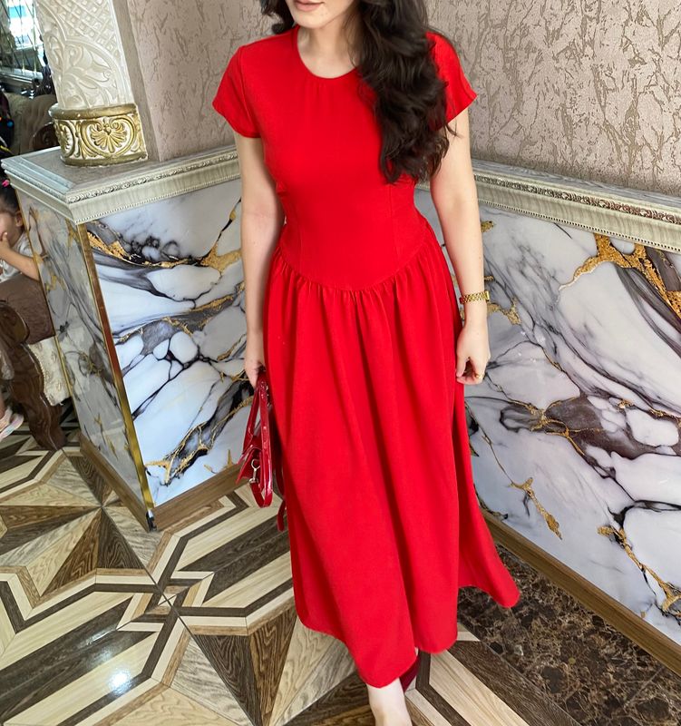 1 marta kiyilgan 340 mingga Bett modedan olingan 1 marta kiyilgan 340 mingga Bett modedan olingan