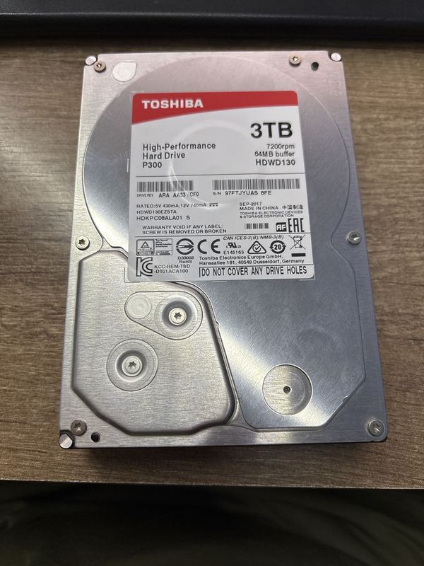 HDD Toshiba P300 3TB - 7200 об/мин, SATA III, 100% здоровье HDD Toshiba P300 3TB - 7200 об/мин, SATA III, 100% здоровье