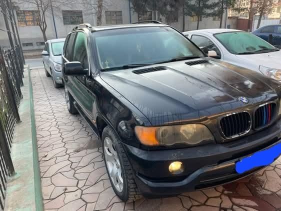 Продаются срочно BMW X5 4.4i