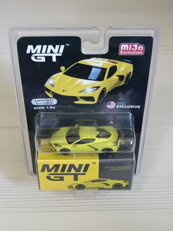 Продам машинку Corvette масштаб 1-64 Продам машинку Corvette масштаб 1-64