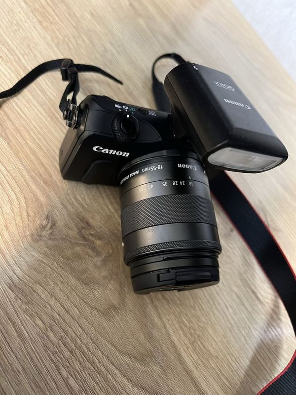 Canon eos m3. Canon eos m3.