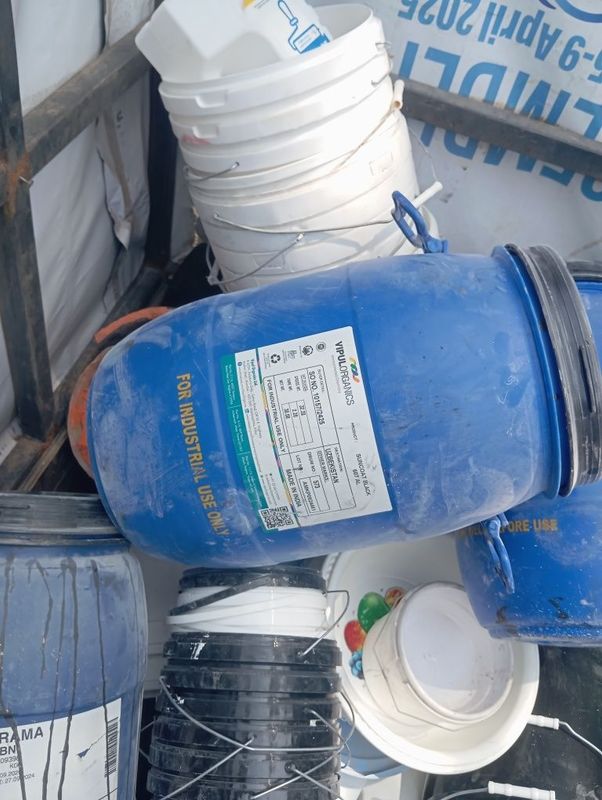 Qogʻoz Maklatura Salfan Metallom Plastik Bakalshka uydan olib keladi Qogʻoz Maklatura Salfan Metallom Plastik Bakalshka uydan olib keladi