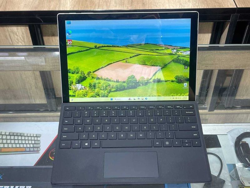 Mocrosoft Surface Pro 7 CORE i5-1035G4 ram 8 ssd 128