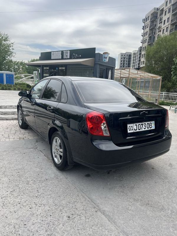 Lasetti 1.8 sotiladi srochna Lasetti 1.8 sotiladi srochna