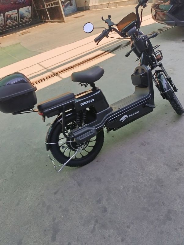Yangi skuter sotiladi