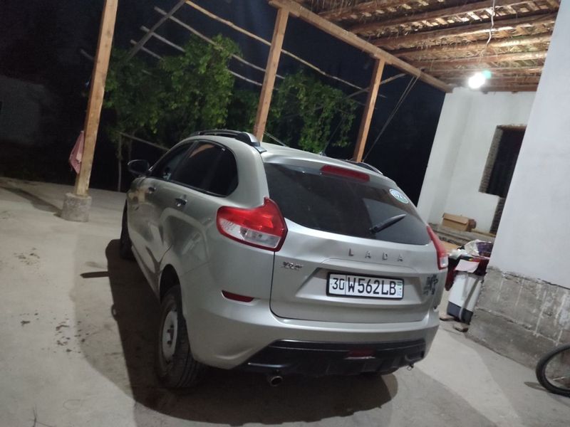 Lada Xray 2018 Srochna sotiladi Lada Xray 2018 Srochna sotiladi