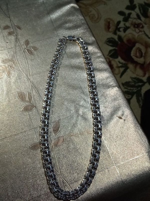 Срочно продаю серебро цепочку