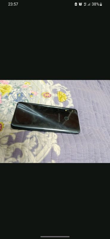Salom tel sotiladi Samsung A30 holati ideal
