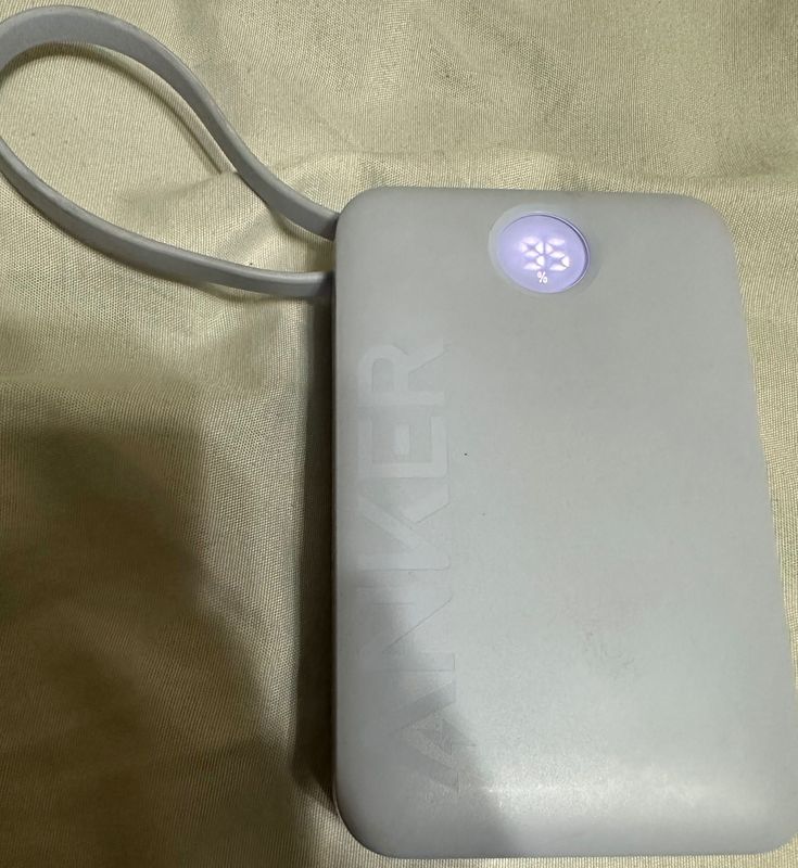 Anker Power Bank 2000 mAh built in Type C cable Anker Power Bank 2000 mAh built in Type C cable