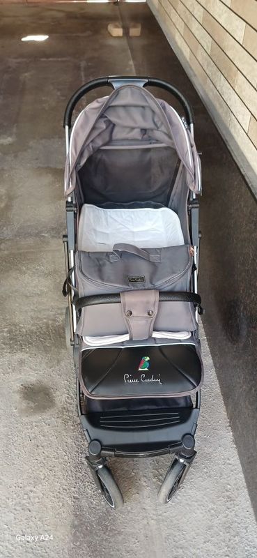 Продам задешего коляска для новорожденных в хорошем состоянии Продам задешего коляска для новорожденных в хорошем состоянии