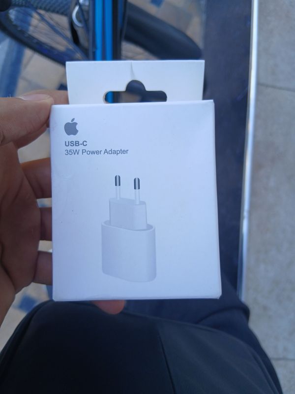 Iphone adapter 35W