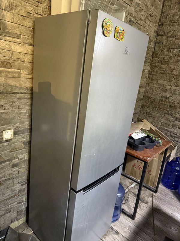 indesit holodilnik b/u holati yaxshi indesit holodilnik b/u holati yaxshi