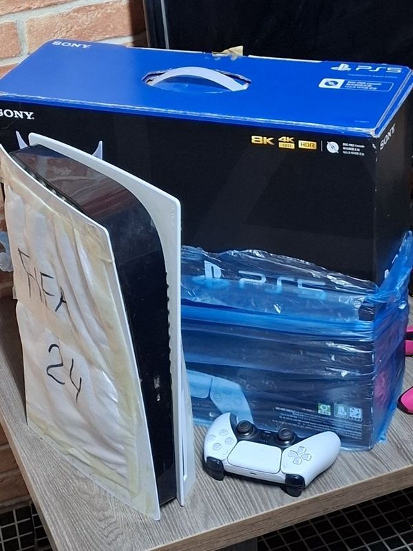 Playstation 5 satladi ishinde oyinlari.menen eki justigi bar Playstation 5 satladi ishinde oyinlari.menen eki justigi bar