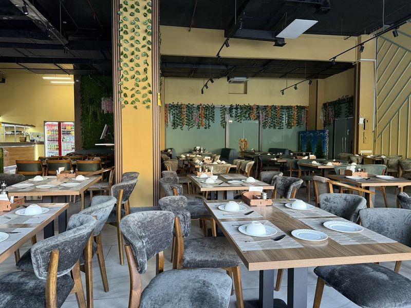 Restarant cafe sotiladi. 160 kishilik, ,,160 пасадочный места’’