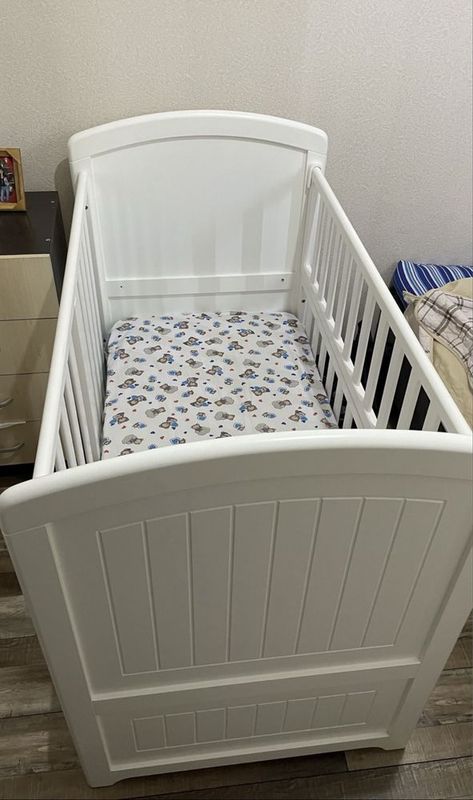 Продаю детскую кроватку 120х60