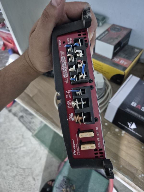 Uselitel pioner 4x 1000