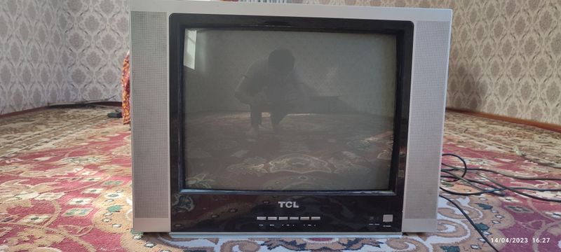 Televizor TCL 300.000 soʻm