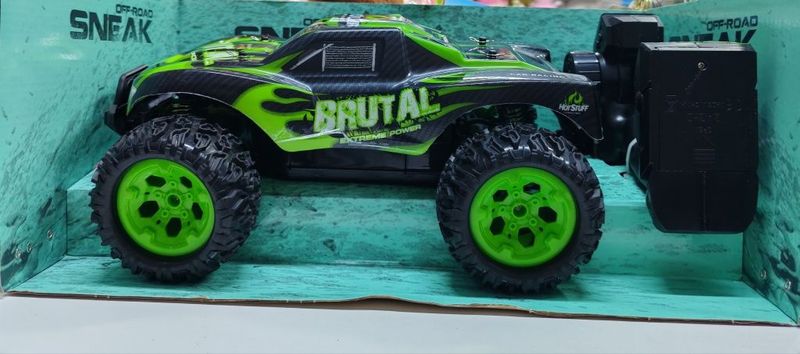 Продаётся SNEAK rasing car. Машина радио управлением час 25км. 8+ Продаётся SNEAK rasing car. Машина радио управлением час 25км. 8+