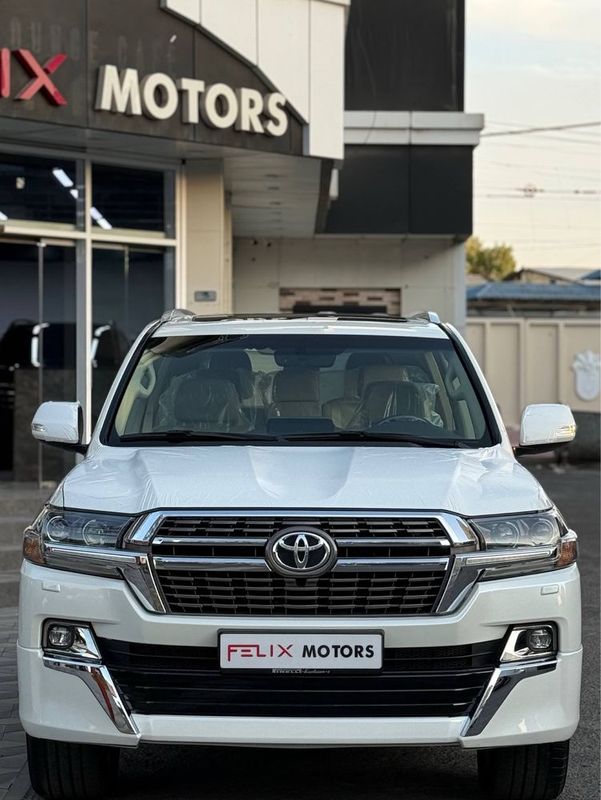 Toyota Land Cruiser 200 Toyota Land Cruiser 200