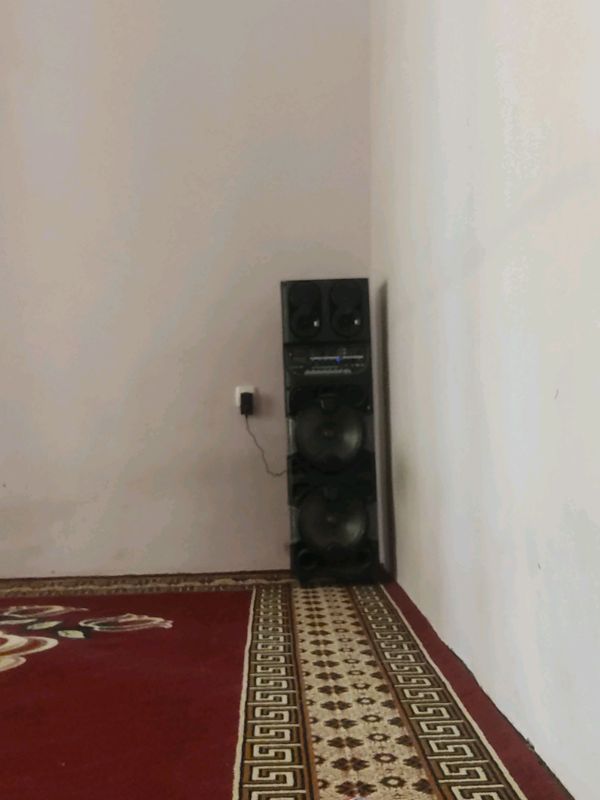 2 ta kalonkasi bor 2 ta bas beradiganiyam 2 ta kalonkasi bor 2 ta bas beradiganiyam