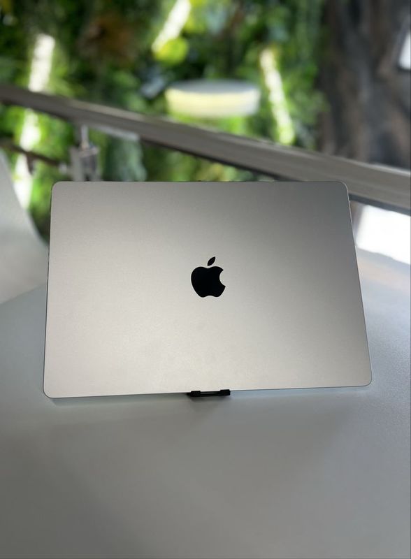 MabBook Air 15,6” 16/512GB