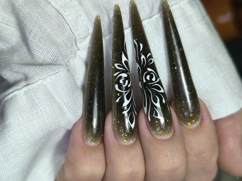 Наращивание ногтей , маникюр , педикюр . Наращивание ногтей , маникюр , педикюр .