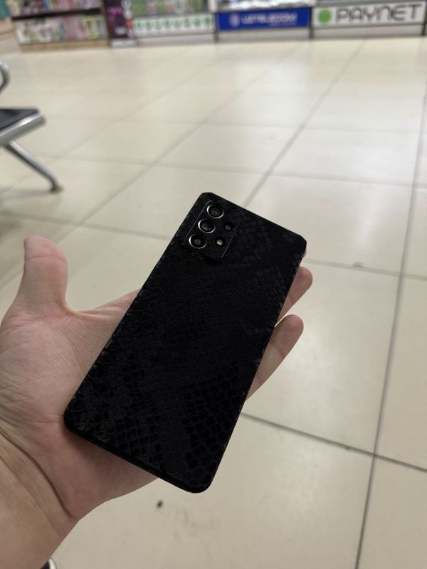 Samsung A52 Orta xolata kor yoq