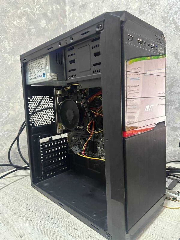 Офисный кейс 10 поколения / 8 GB DDR4 /SSD 120 /Intel UHD Graphics 610 Офисный кейс 10 поколения / 8 GB DDR4 /SSD 120 /Intel UHD Graphics 610
