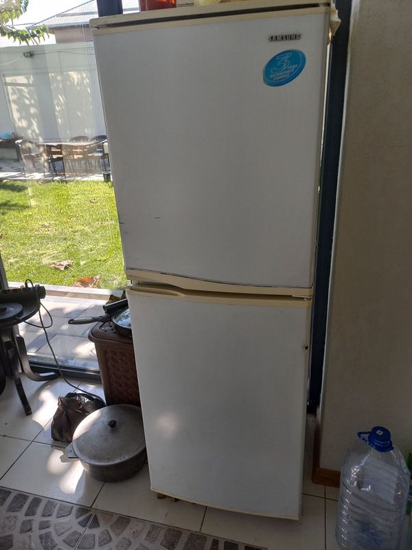 Продаётся Холодилник Самсунг