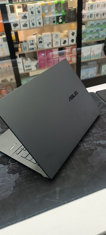 Asus zenbook ultra 5 125H oled biznes klas noutbook