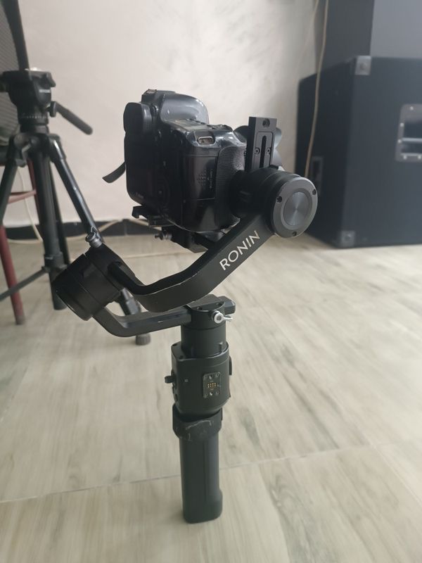 Ronyn s 6D foto aparat 14 Samyanki satiladi Ronyn s 6D foto aparat 14 Samyanki satiladi