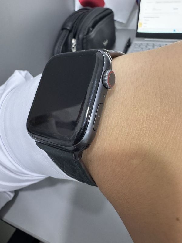 Iwatch se 1 поколение Iwatch se 1 поколение