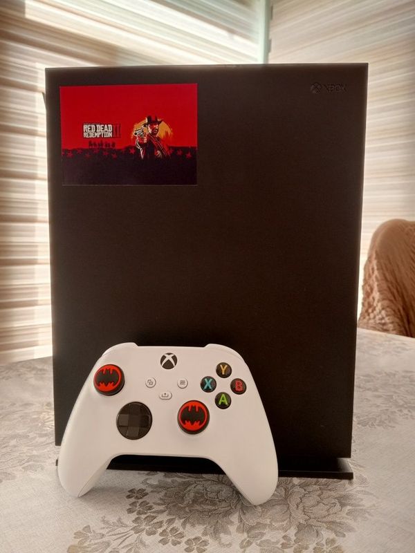 Продам Xbox one X Продам Xbox one X