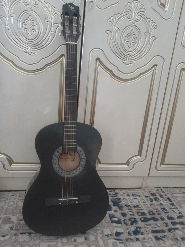 Gitara klassic yangi Gitara klassic yangi