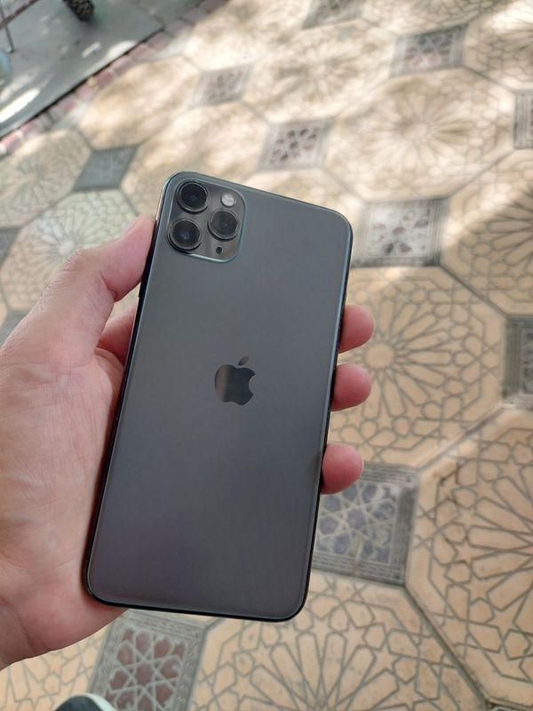 Iphone 11 pro max sotiladi Iphone 11 pro max sotiladi