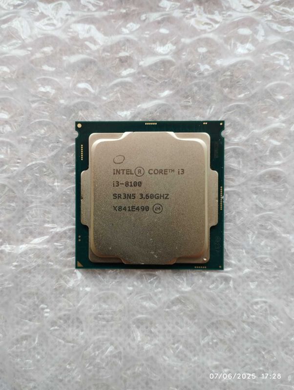 Intel Core i3-8100 Intel Core i3-8100
