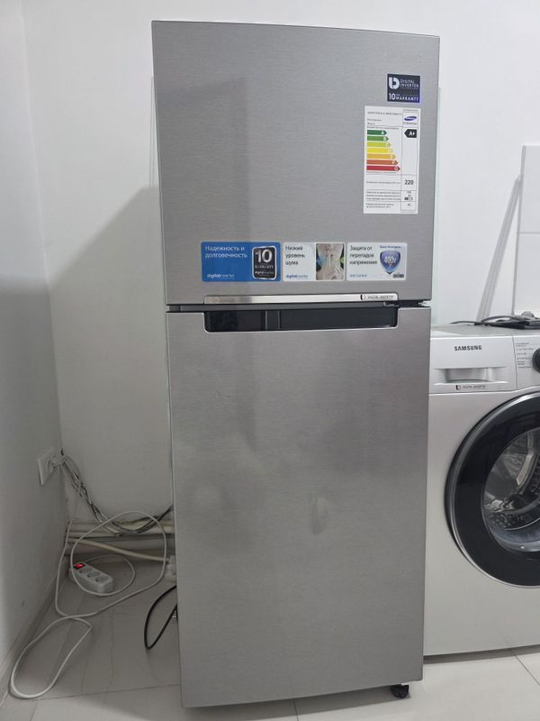 Продаётся срочно холодильник самсунг 400$