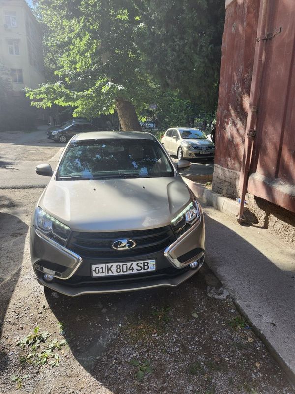 Автомобиль ЛАДА Х-RAY
