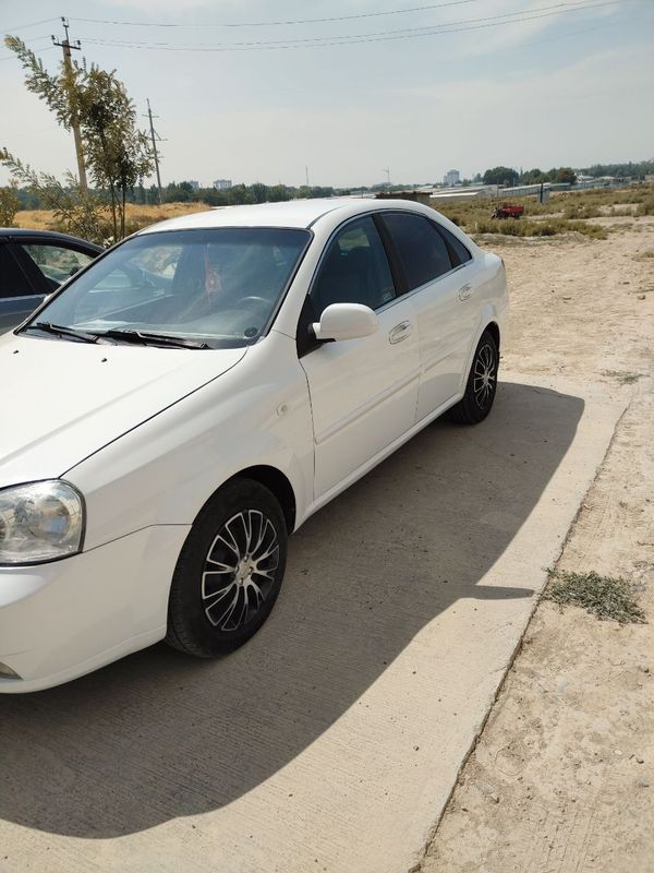 Продам lacetti 1.8 2010 Продам lacetti 1.8 2010