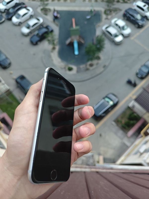 IPhone 6s 32gb sotiladi