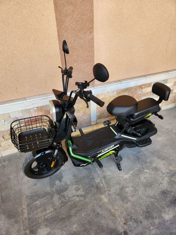 Электроскутер Arivo 700 Электроскутер Arivo 700