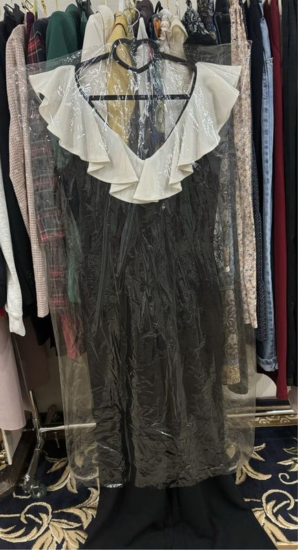 Очень красивый Комбинезон с воланами H&M Очень красивый Комбинезон с воланами H&M