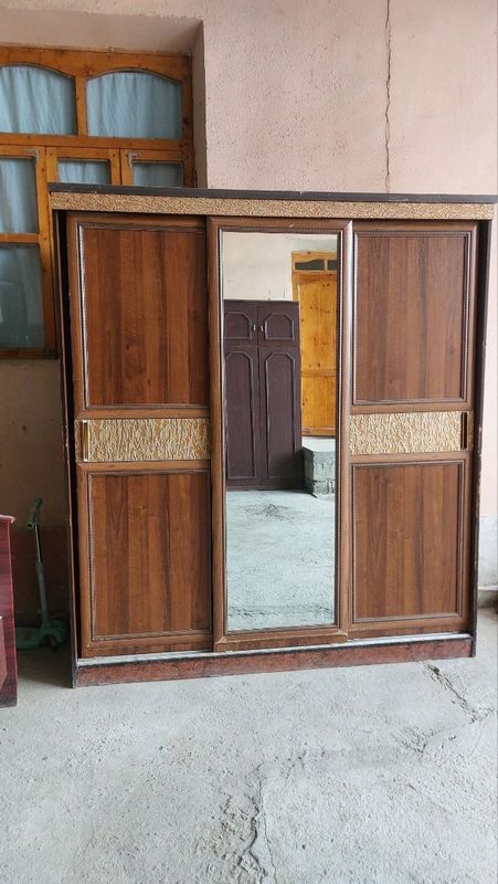 Продам шкаф для спальни Продам шкаф для спальни