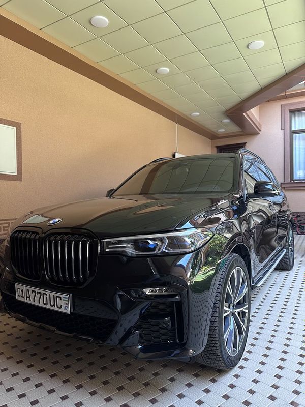BMW X7 50i 4.4L BMW X7 50i 4.4L
