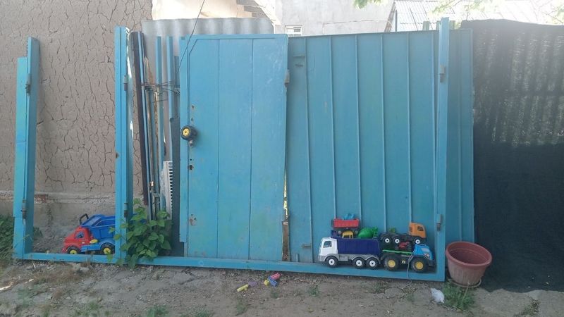 Железные ворота, дверь Железные ворота, дверь